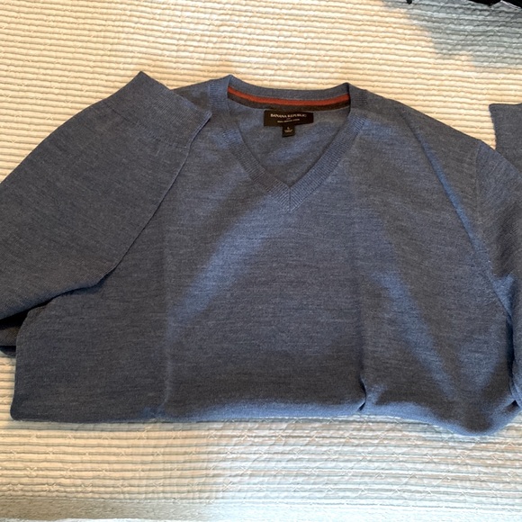 Blue V neck BR sweater - Picture 1 of 2